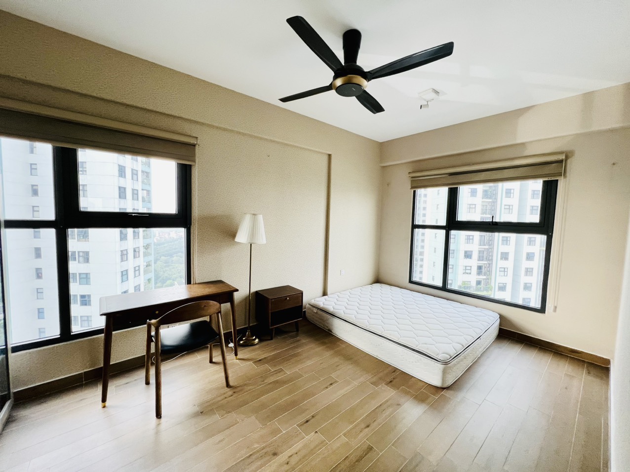 158sqm apartment has golf view in Sky building aquabay 10