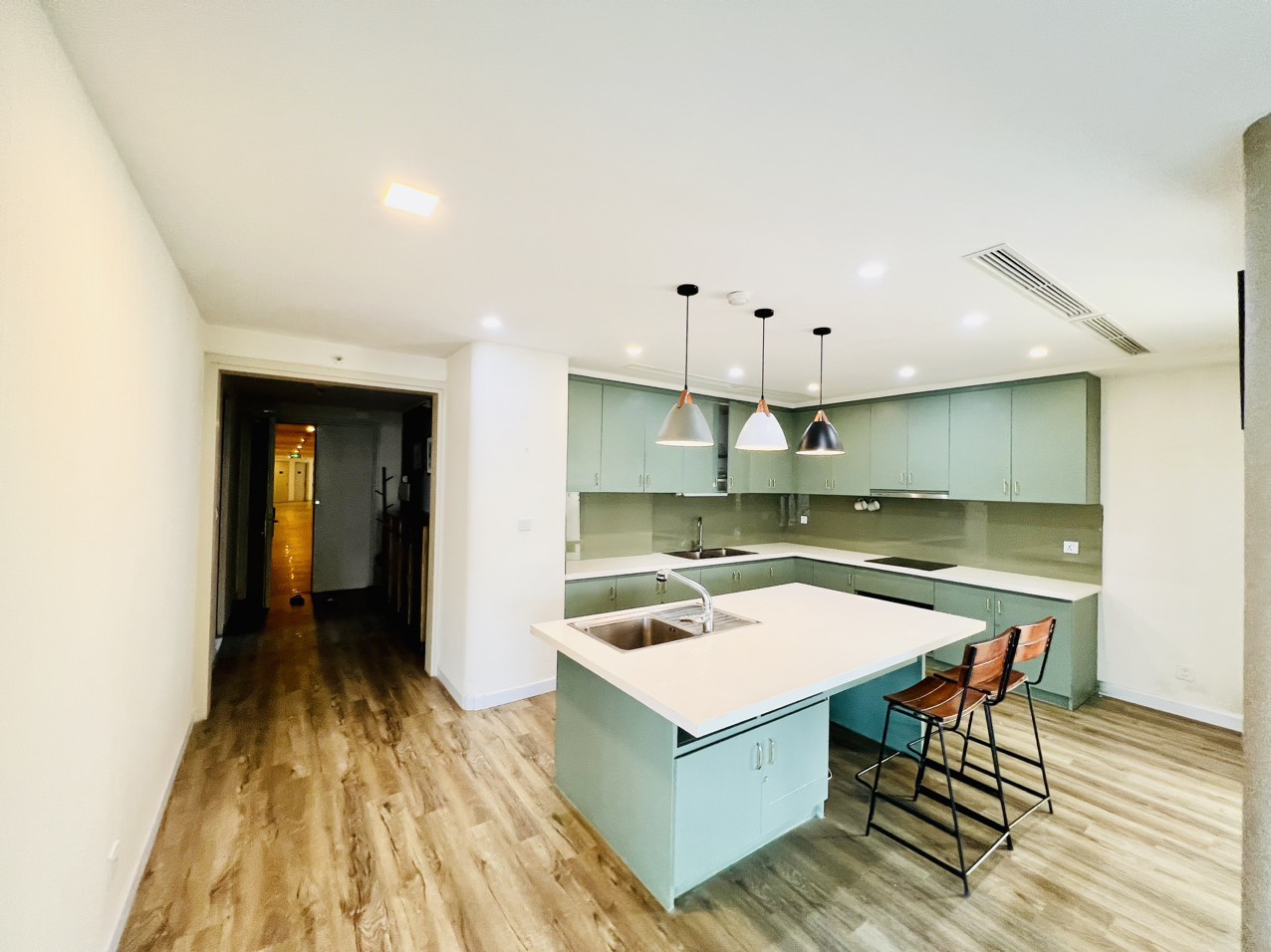 158sqm apartment has golf view in Sky building aquabay 5