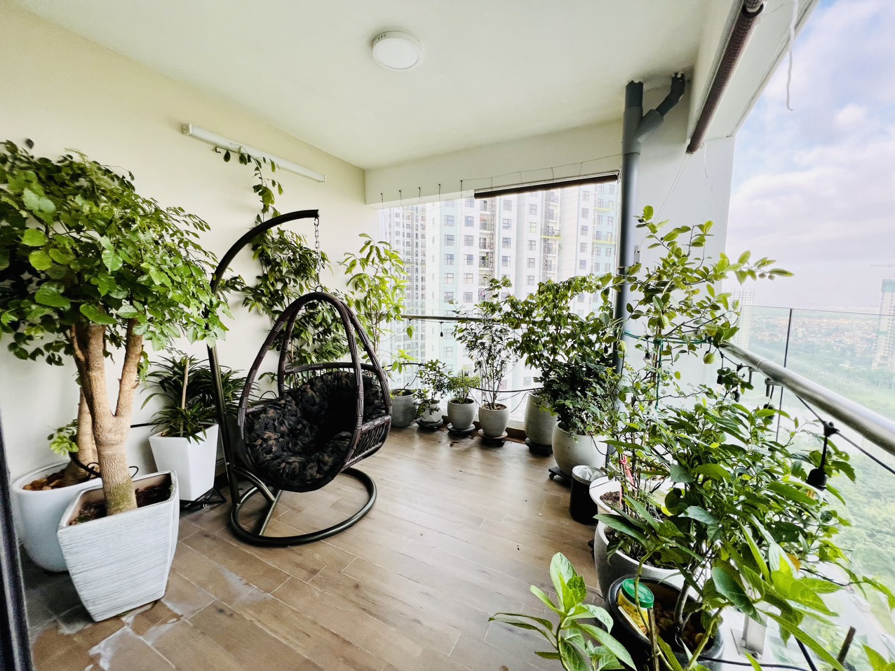 158sqm apartment has golf view in Sky building aquabay 7