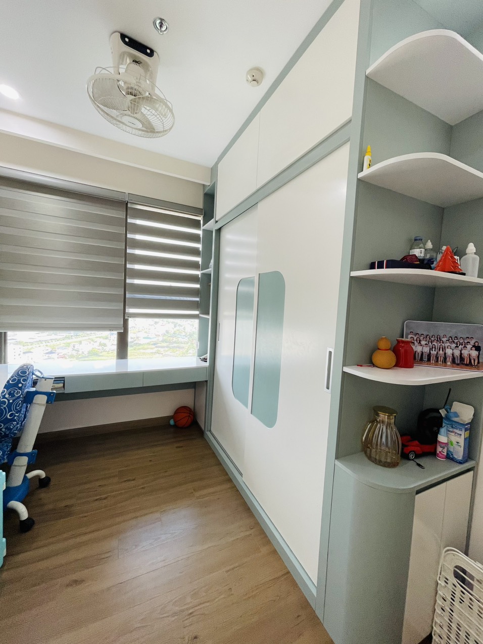 2 + bedrooms apartment with nice furnished in S3 building 12