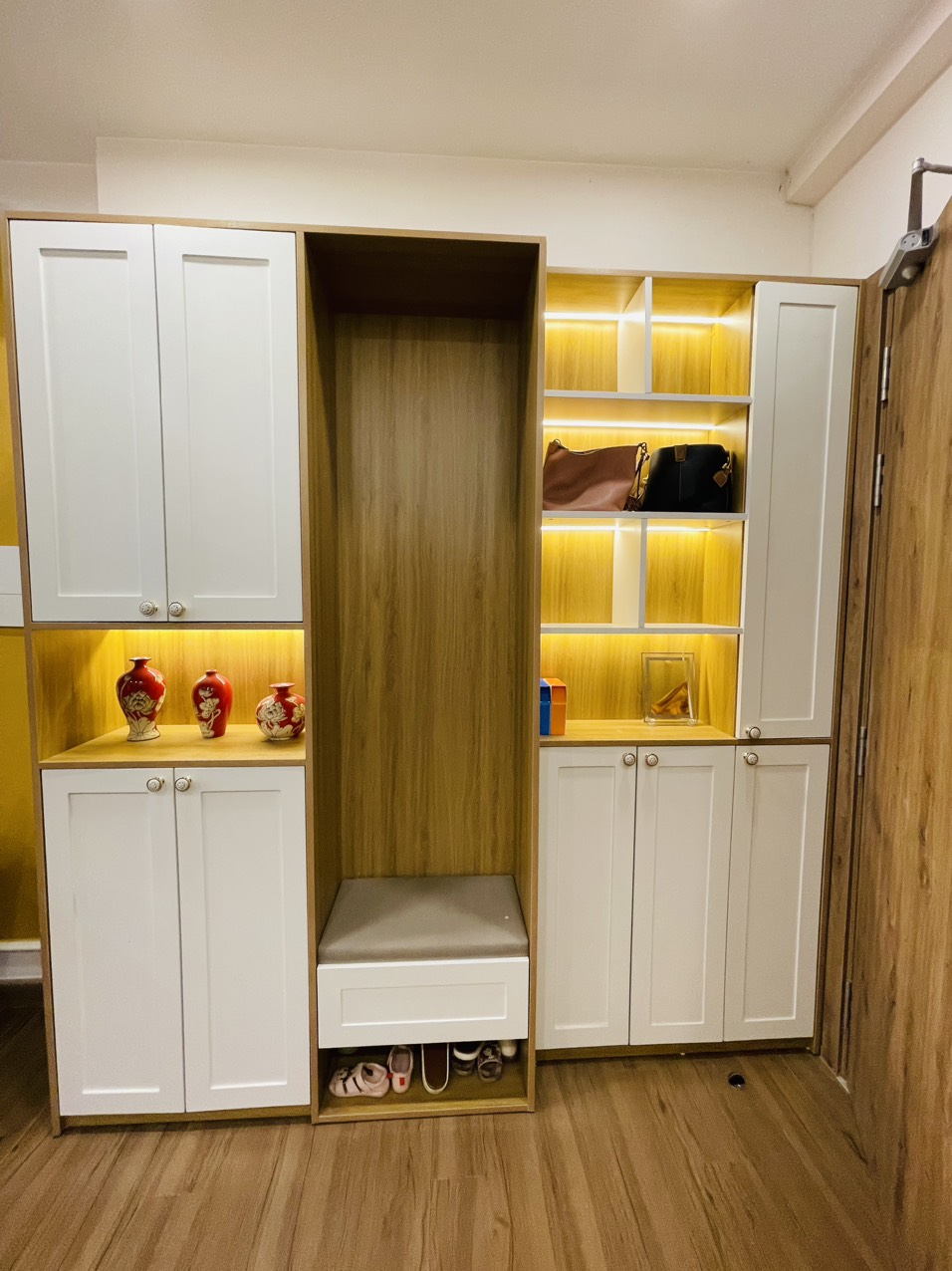 2 + bedrooms apartment with nice furnished in S3 building 4