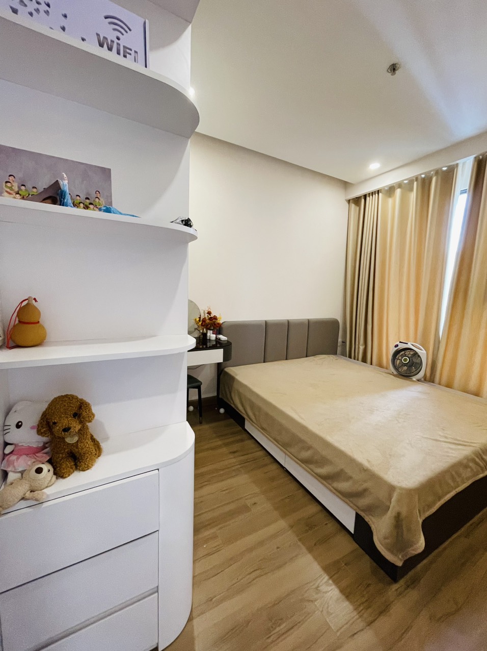 2 + bedrooms apartment with nice furnished in S3 building 8