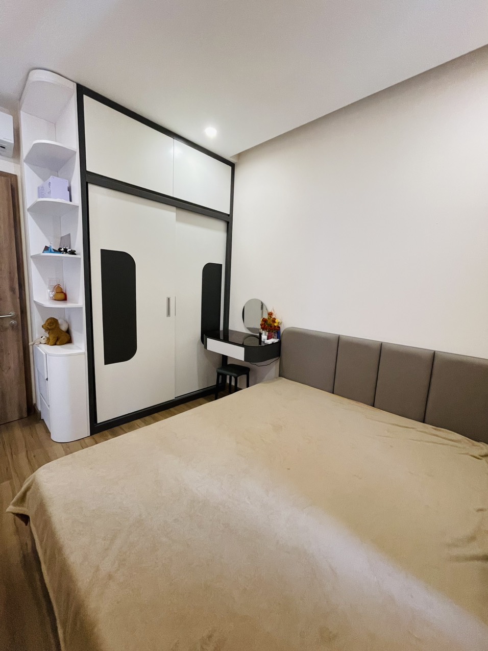 2 + bedrooms apartment with nice furnished in S3 building 9
