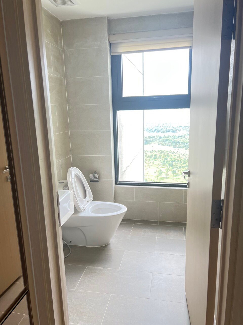 200sqm apartment in Grand Park with fully furnished 6