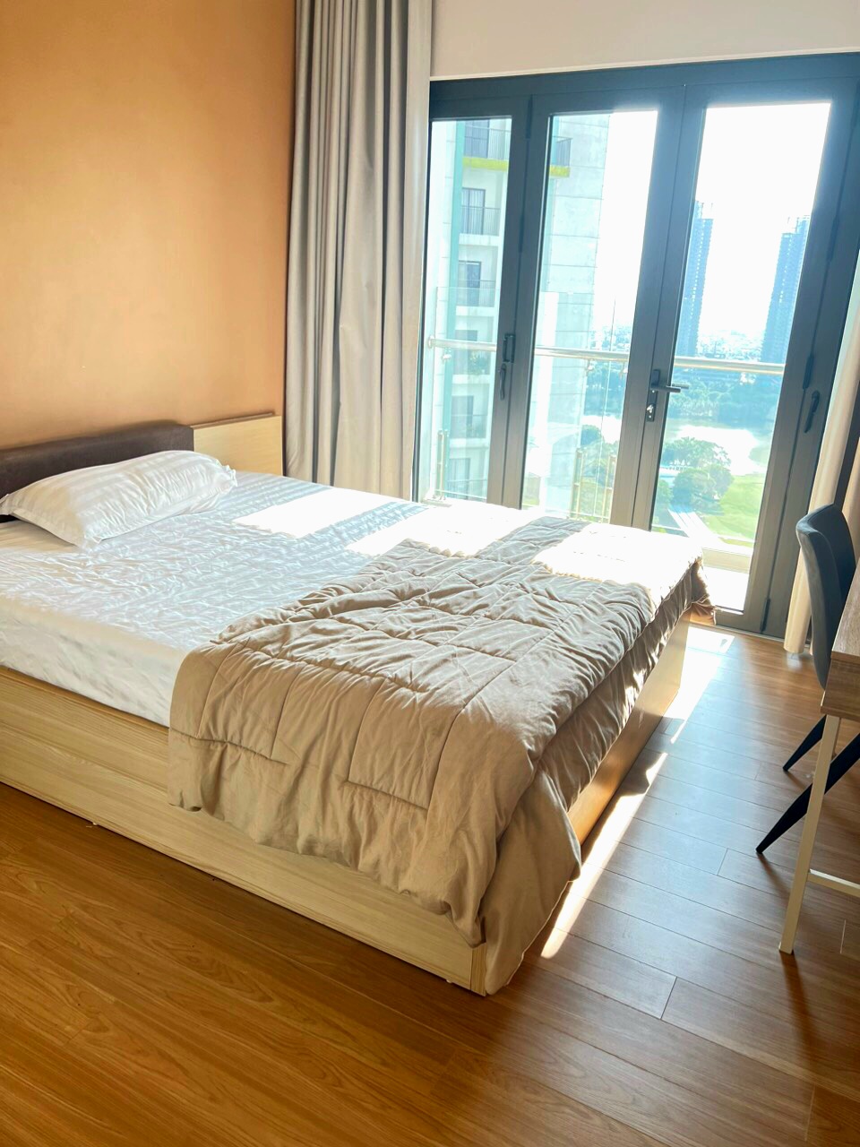 200sqm apartment in Grand Park with fully furnished 7