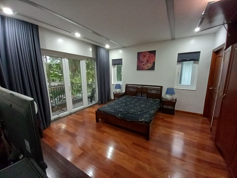 5 bedrooms fully furnished villa in Park viver 10
