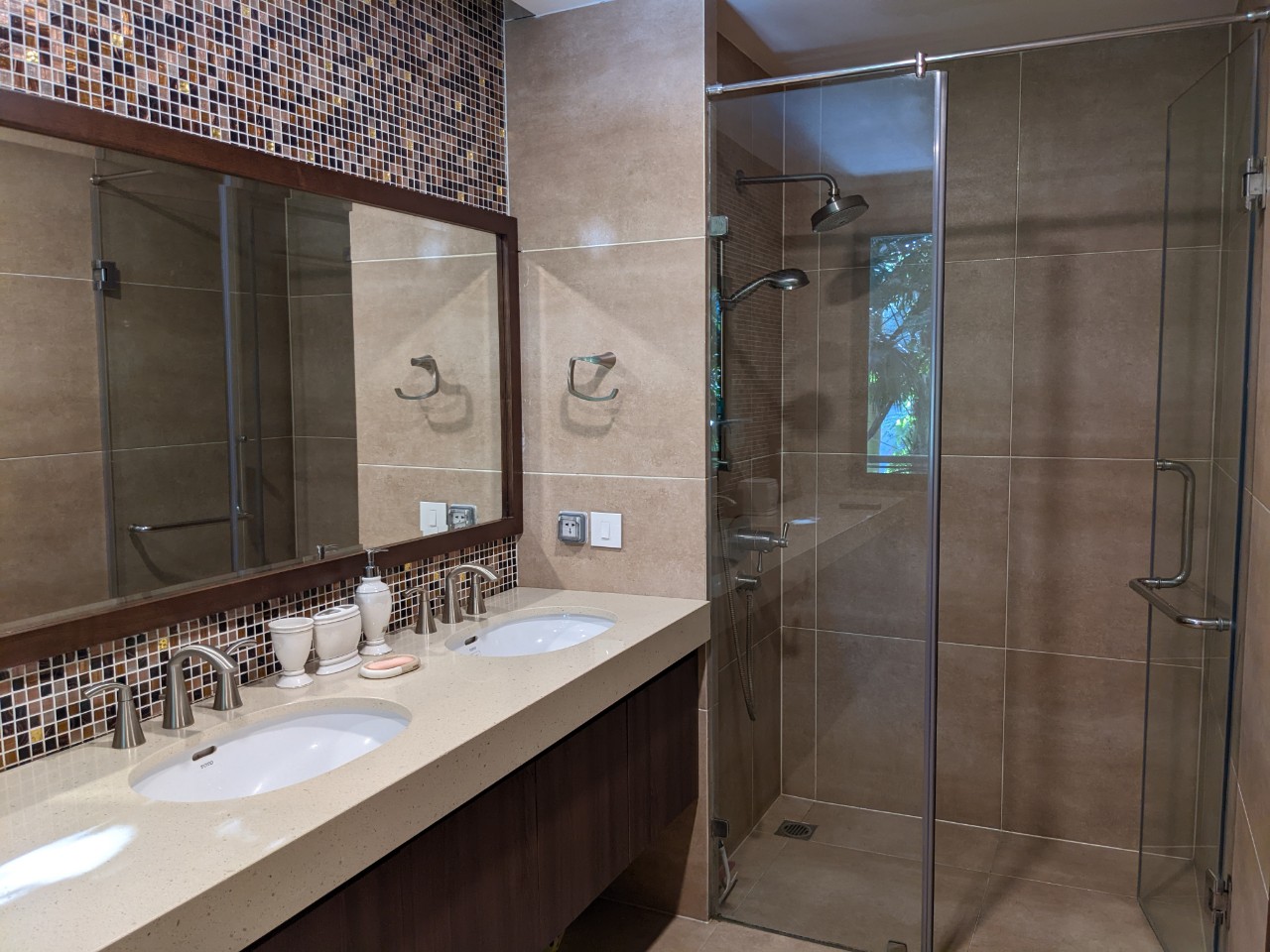 5 bedrooms villa in Parkriver near club house 11