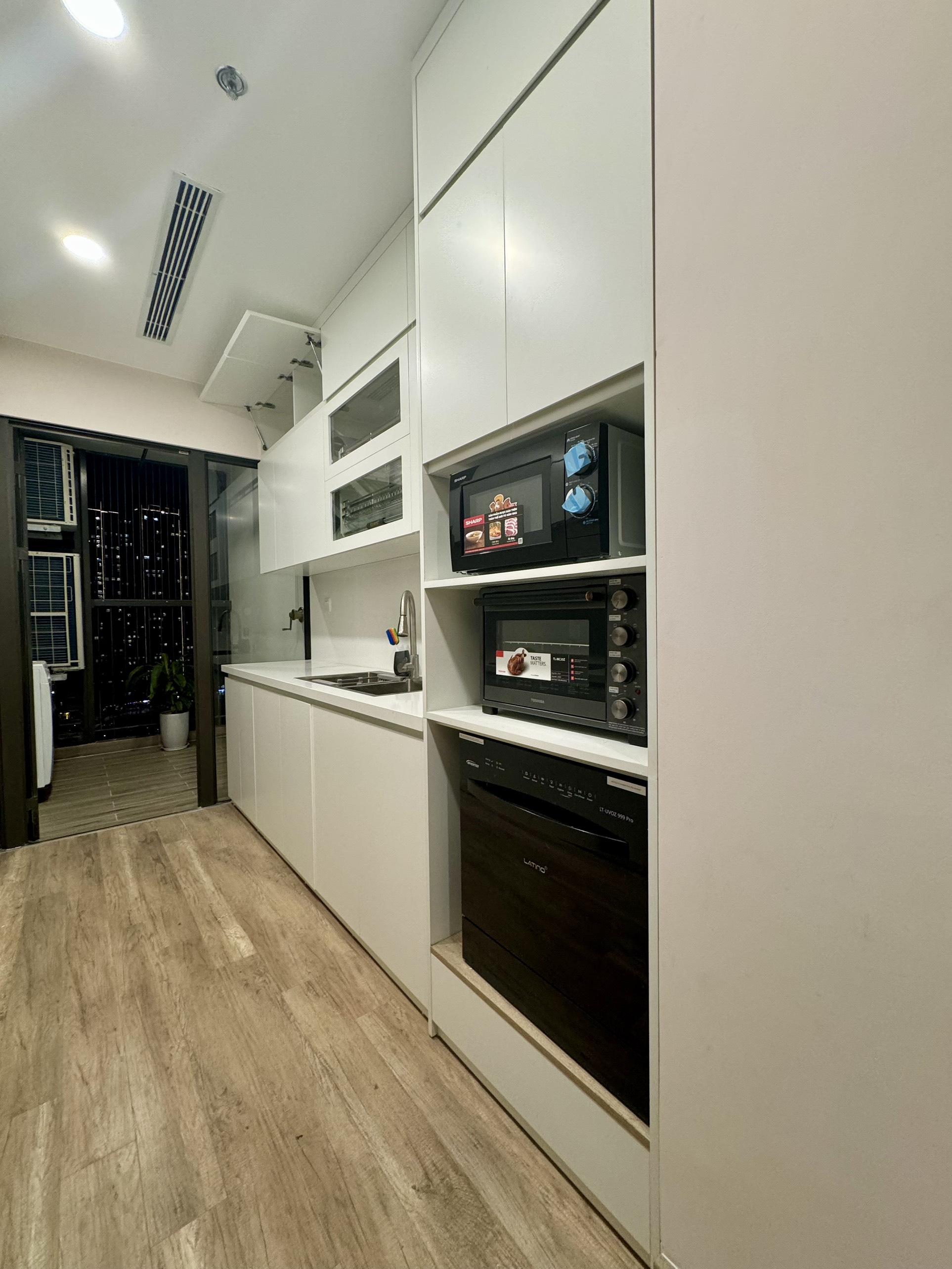 Brand new apartment in H2 building 3 bedrooms , fully furnished 6