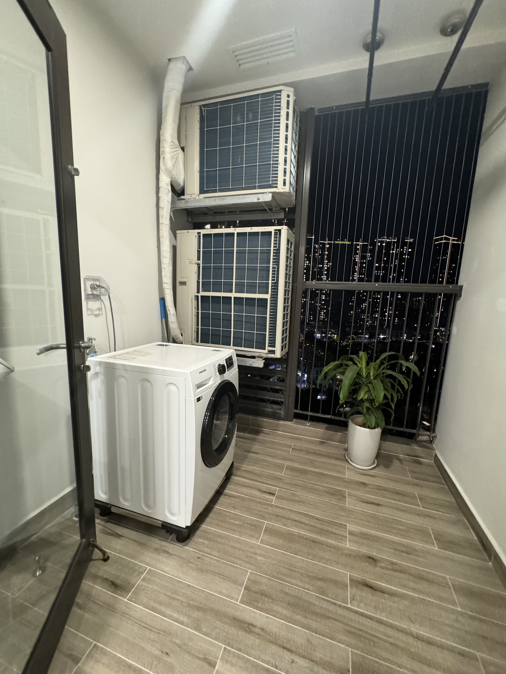 Brand new apartment in H2 building 3 bedrooms , fully furnished 7