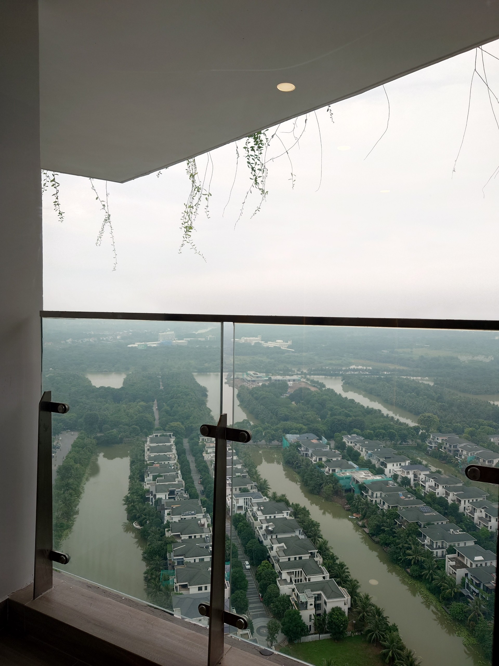 Brand new furnished 2 bedrooms apartment in SO2 building 3