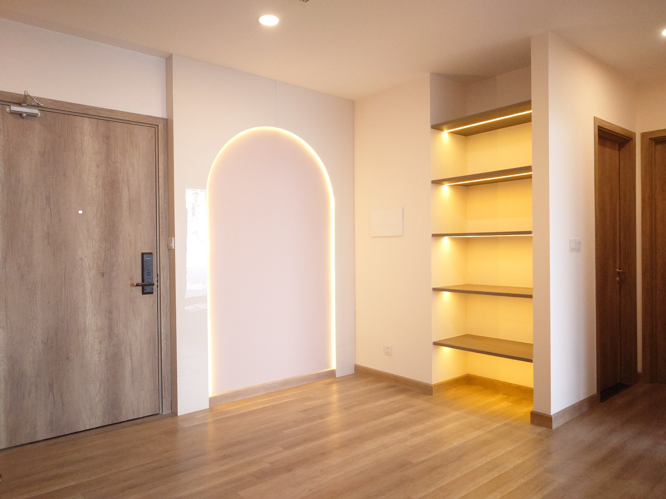 Brand new furnished 2 bedrooms apartment in SO2 building 5