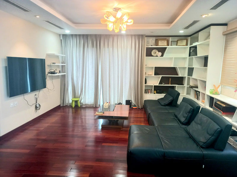 Corner villa in Vuon Mai with 4 bedrooms , Ecopark village 10