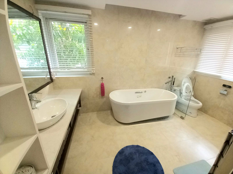 Corner villa in Vuon Mai with 4 bedrooms , Ecopark village 17