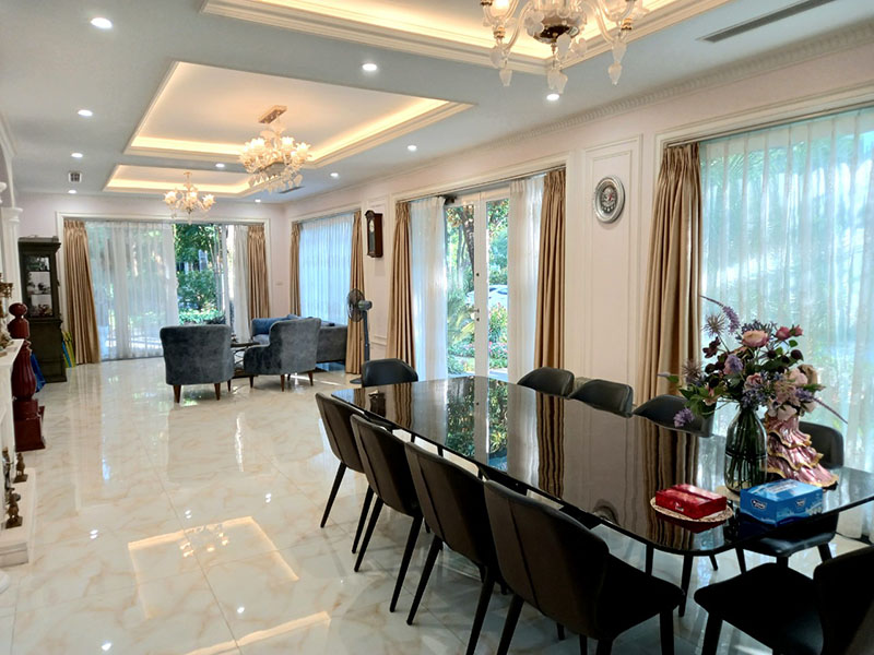 Luxury villa has 4 bedrooms near Clubhouse 2