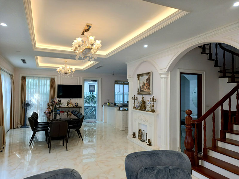 Luxury villa has 4 bedrooms near Clubhouse 3