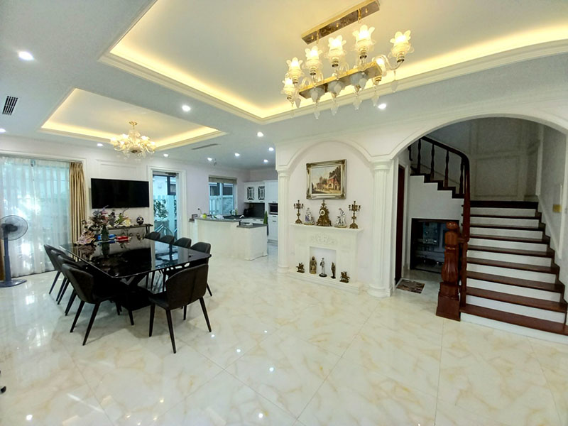 Luxury villa has 4 bedrooms near Clubhouse 5