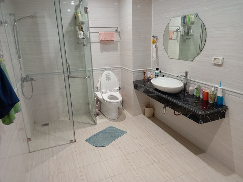 Luxury villa has 4 bedrooms near Clubhouse 8