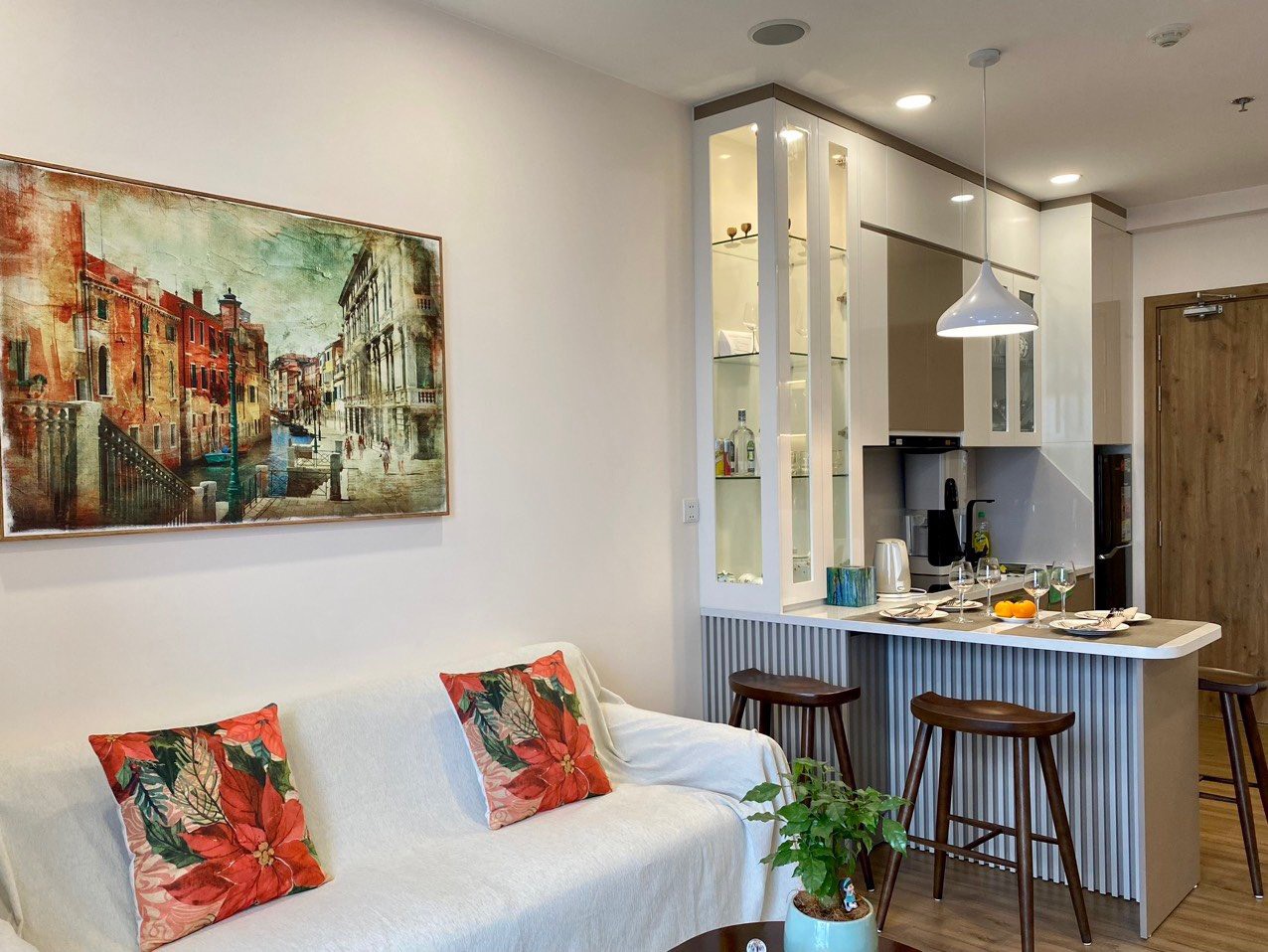 Modern apartment with 2 bedroom sky oasis 1
