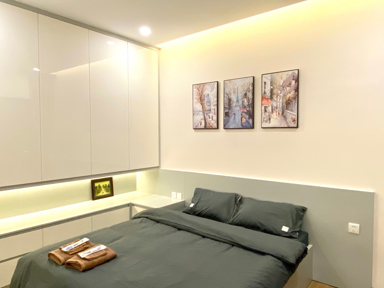 Modern apartment with 2 bedroom sky oasis 5