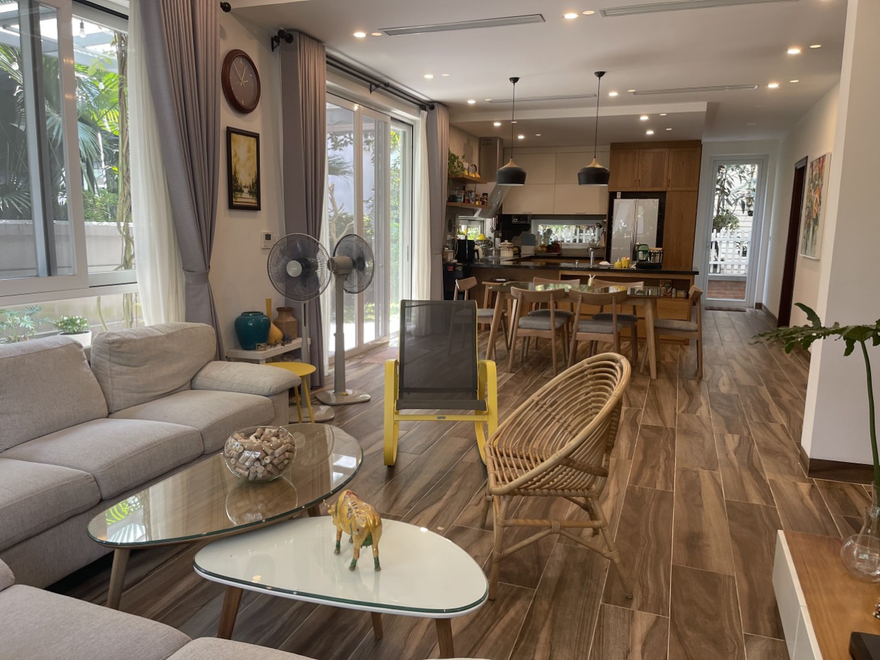 Modern villa in Ecopark , 4 bedrooms, fully furnished 3