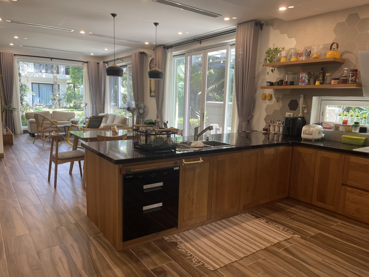 Modern villa in Ecopark , 4 bedrooms, fully furnished 8