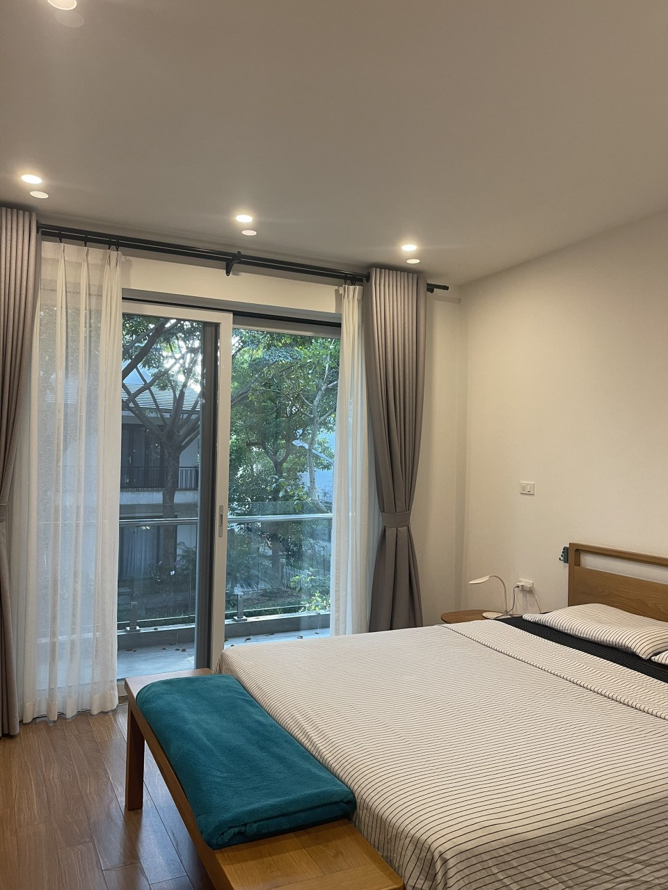Modern villa in Ecopark , 4 bedrooms, fully furnished 9