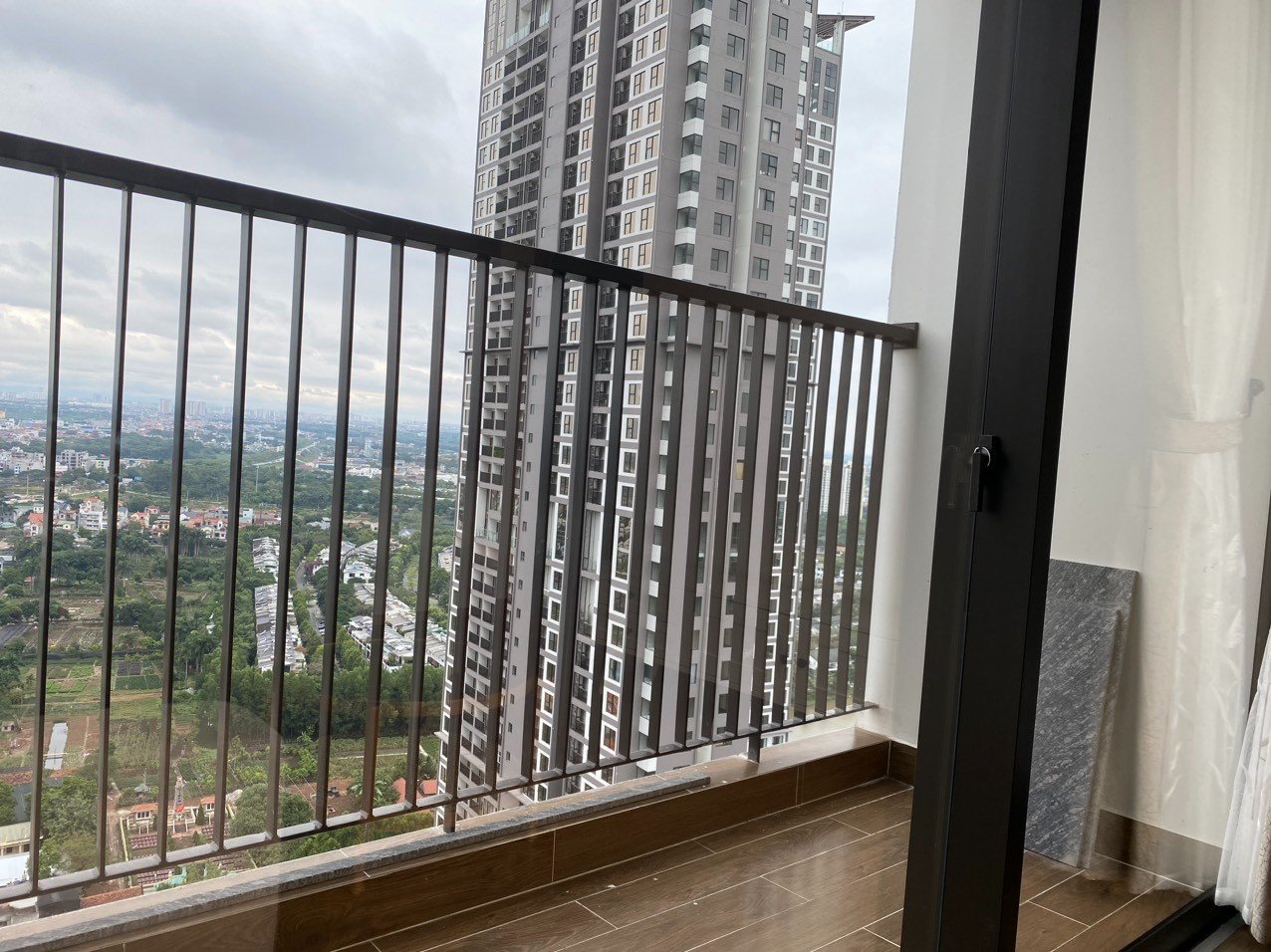 New 3 bedrooms apartment with filly furnished 10