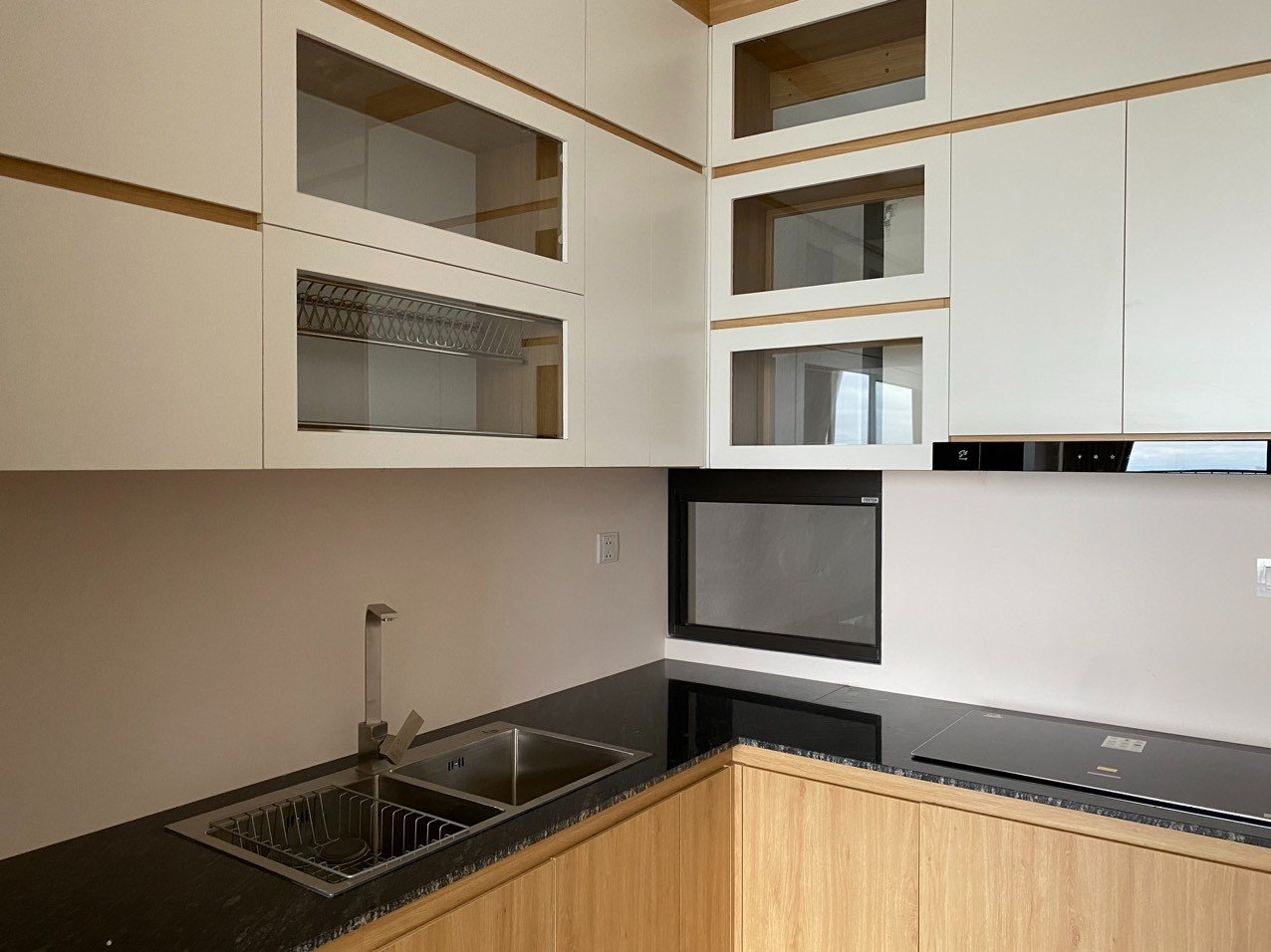 New 3 bedrooms apartment with filly furnished 7