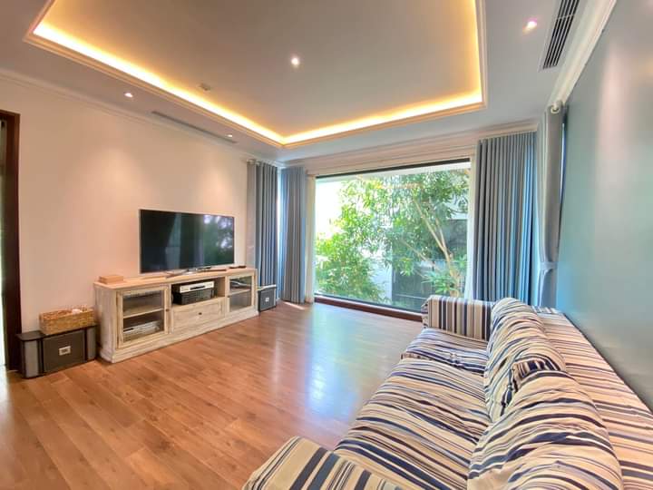Nice furnished villa for rent with 5 bedrooms 8