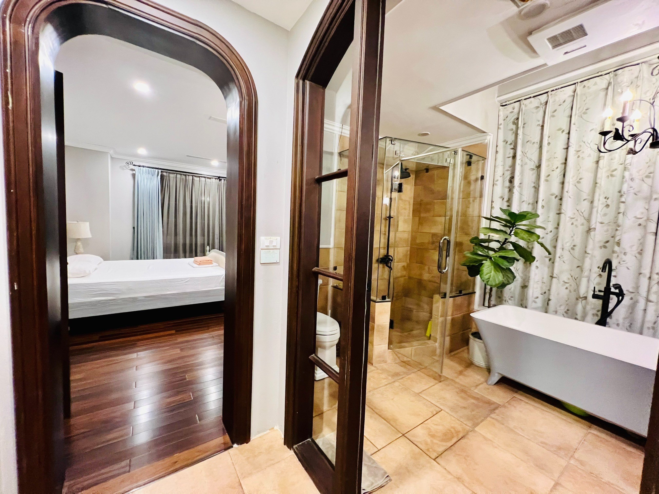 Parkriver villa with big garden , 5 bedrooms 12