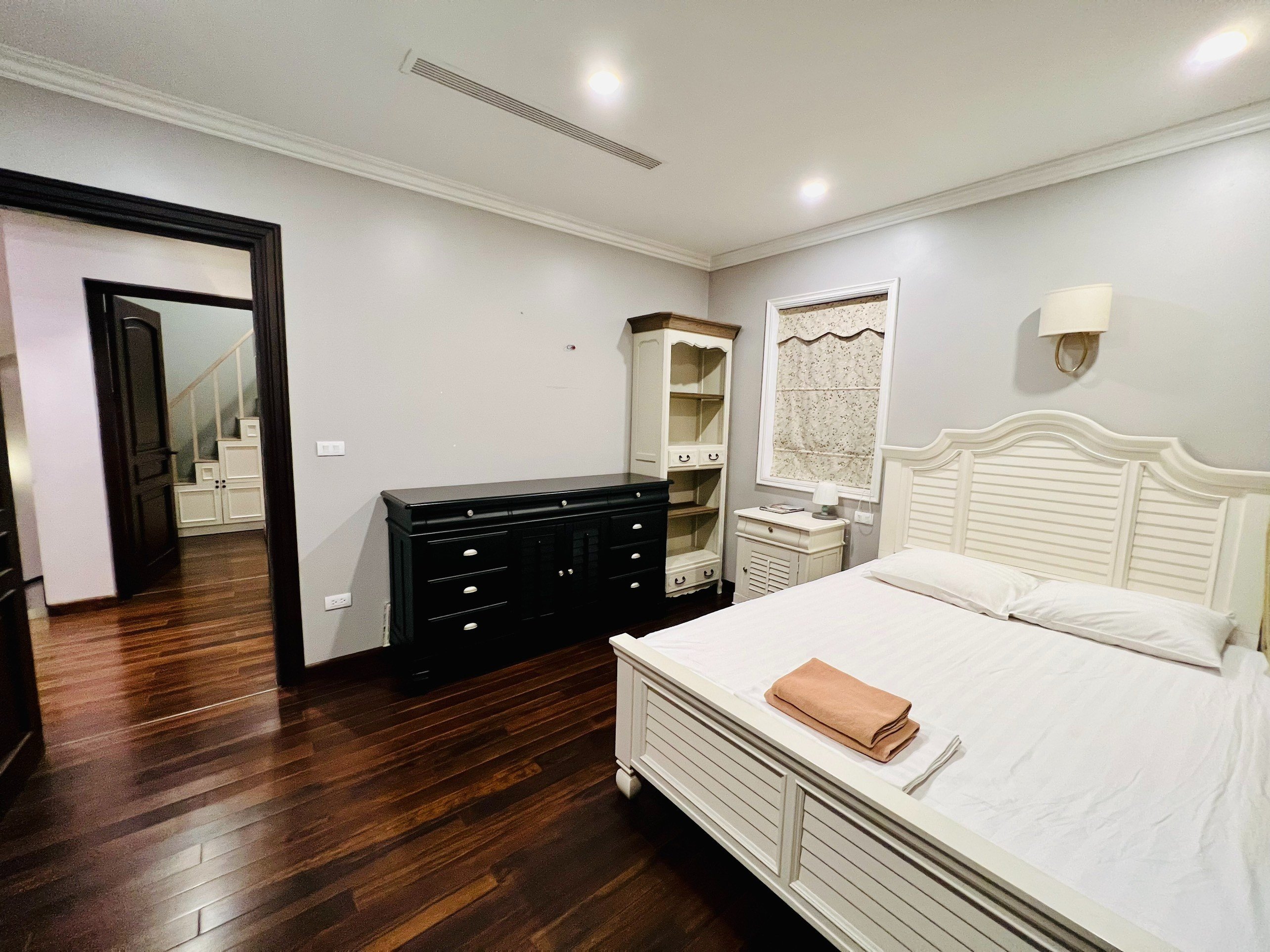 Parkriver villa with big garden , 5 bedrooms 13