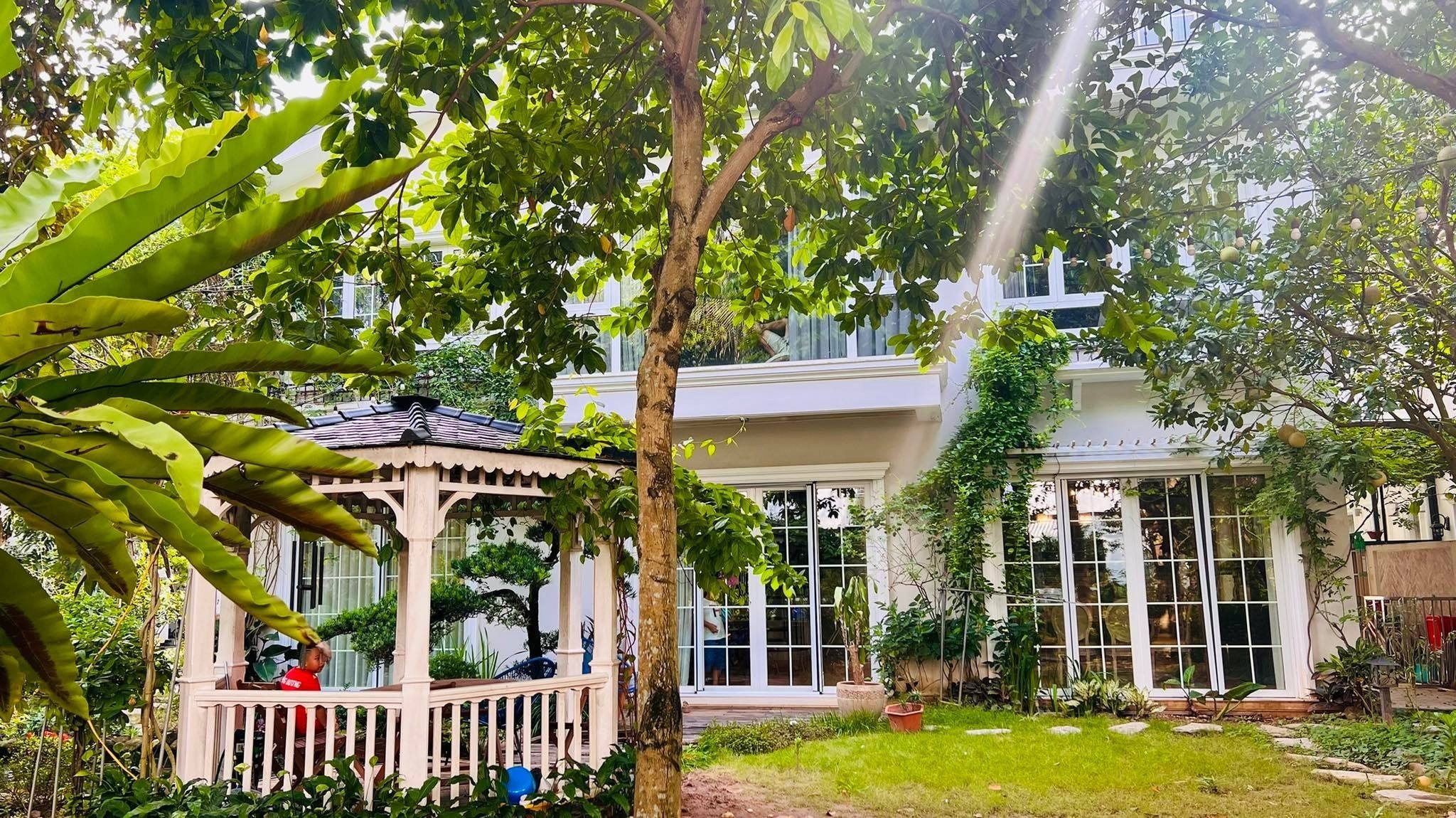 Parkriver villa with big garden , 5 bedrooms 2