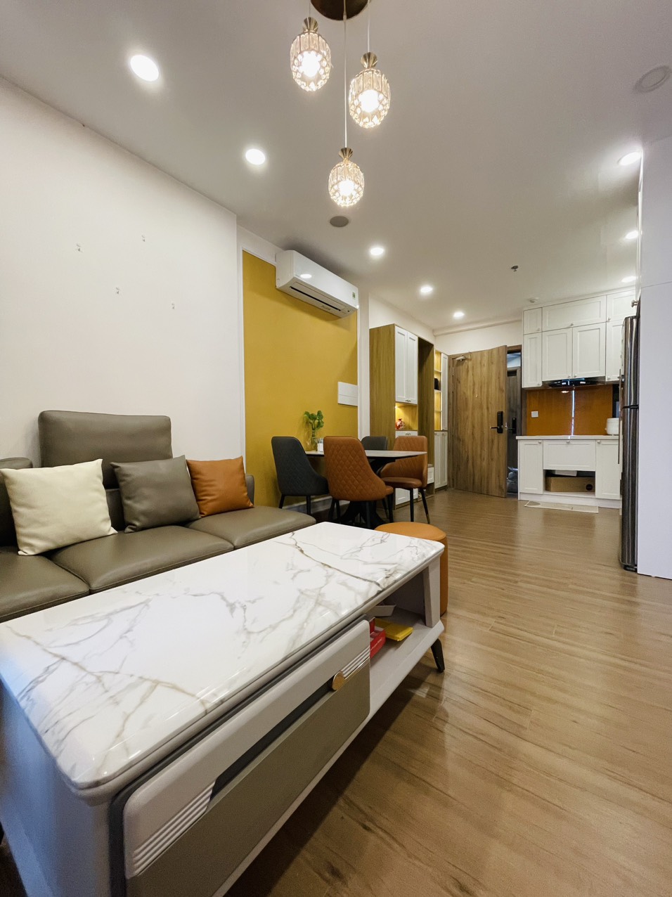2 + bedrooms apartment with nice furnished in S3 building