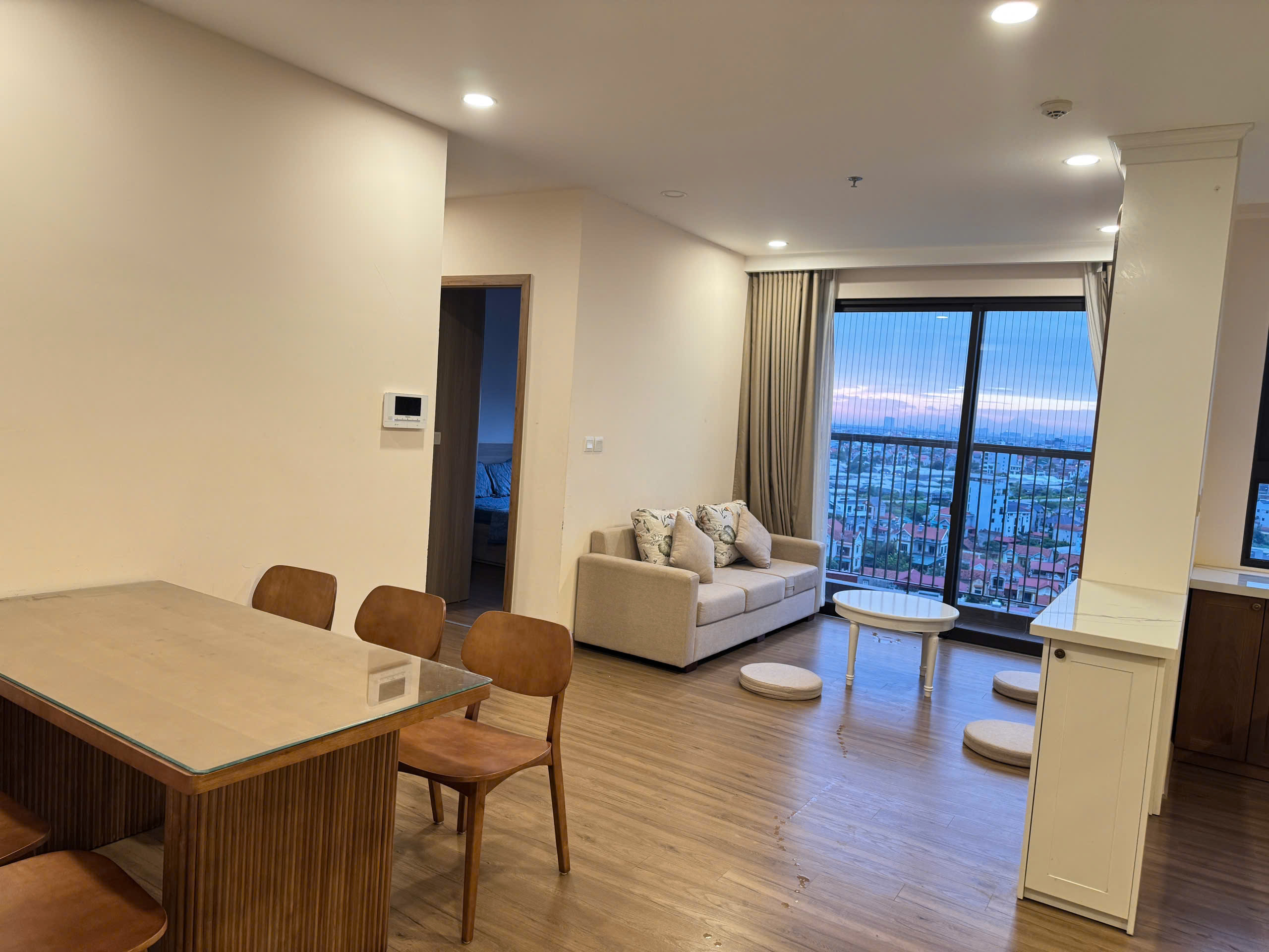 3 bedrooms apartment for rent in S2 Sky Oasis ecopark