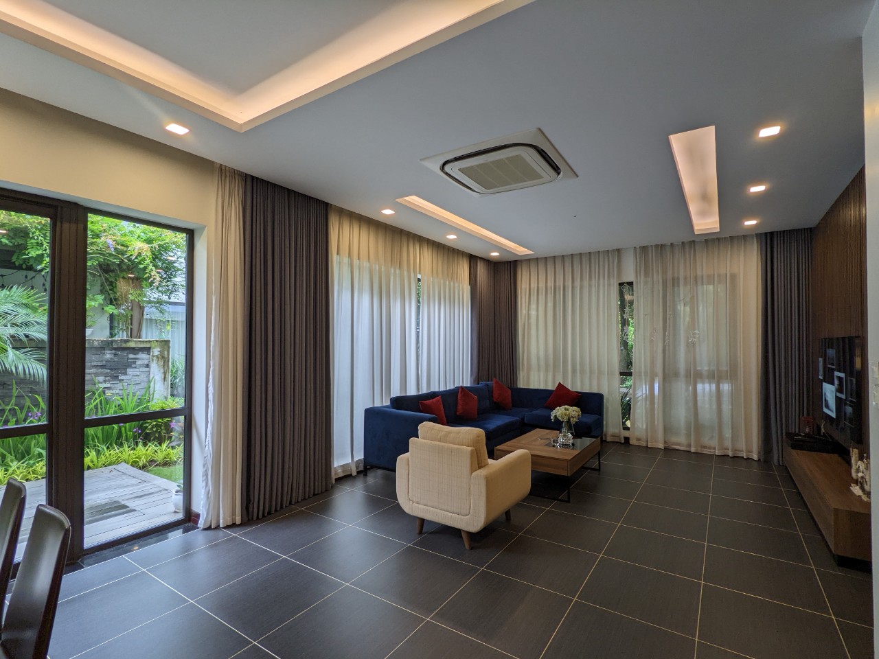 5 bedrooms villa in Parkriver near club house