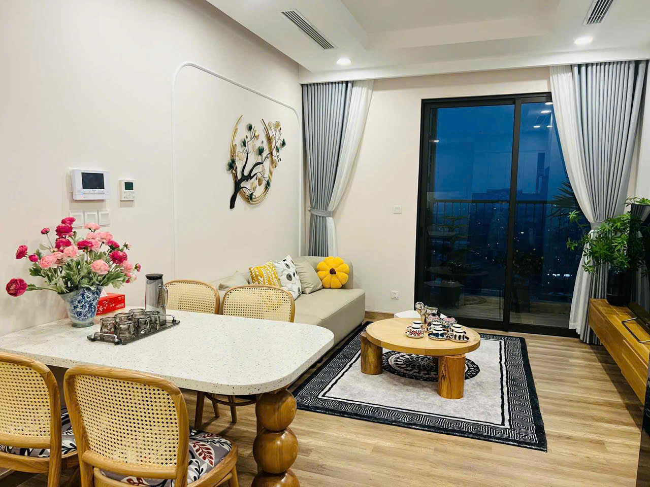 Brand new apartment for rent in Haven Park Ecopark 3 bedrooms