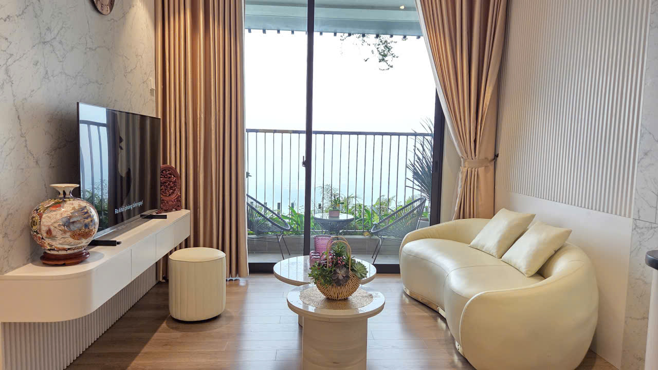 Charming 2 bedrooms apartment for rent Landmark building