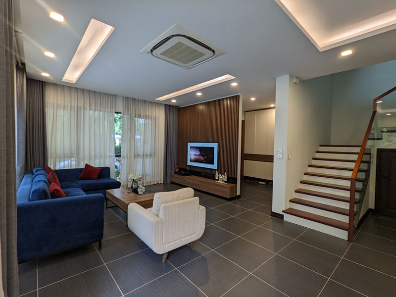 Charming villa with 5 bedrooms , Parkriver area