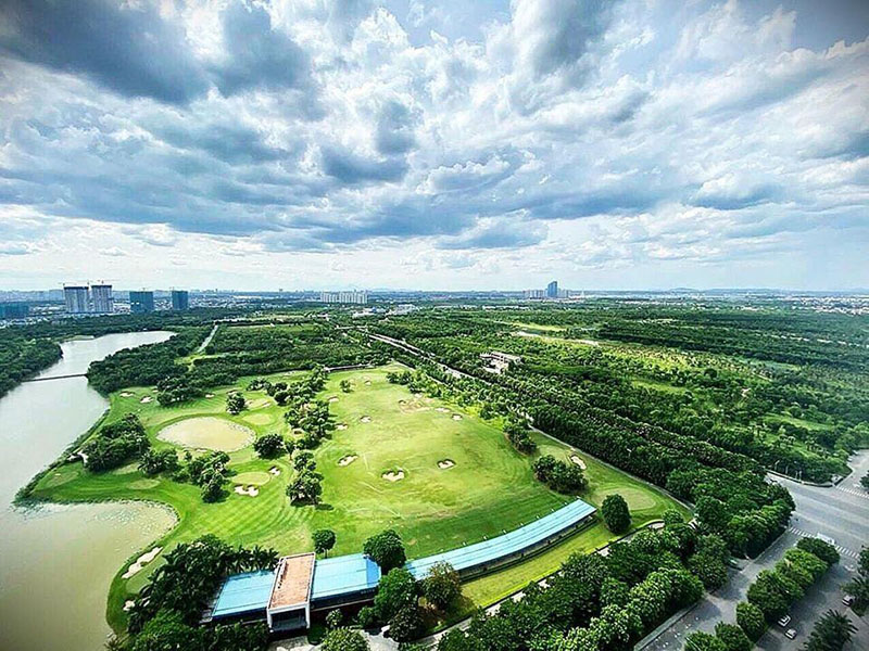 Golf view 3 bedrooms apartment for rent  in Lake 2