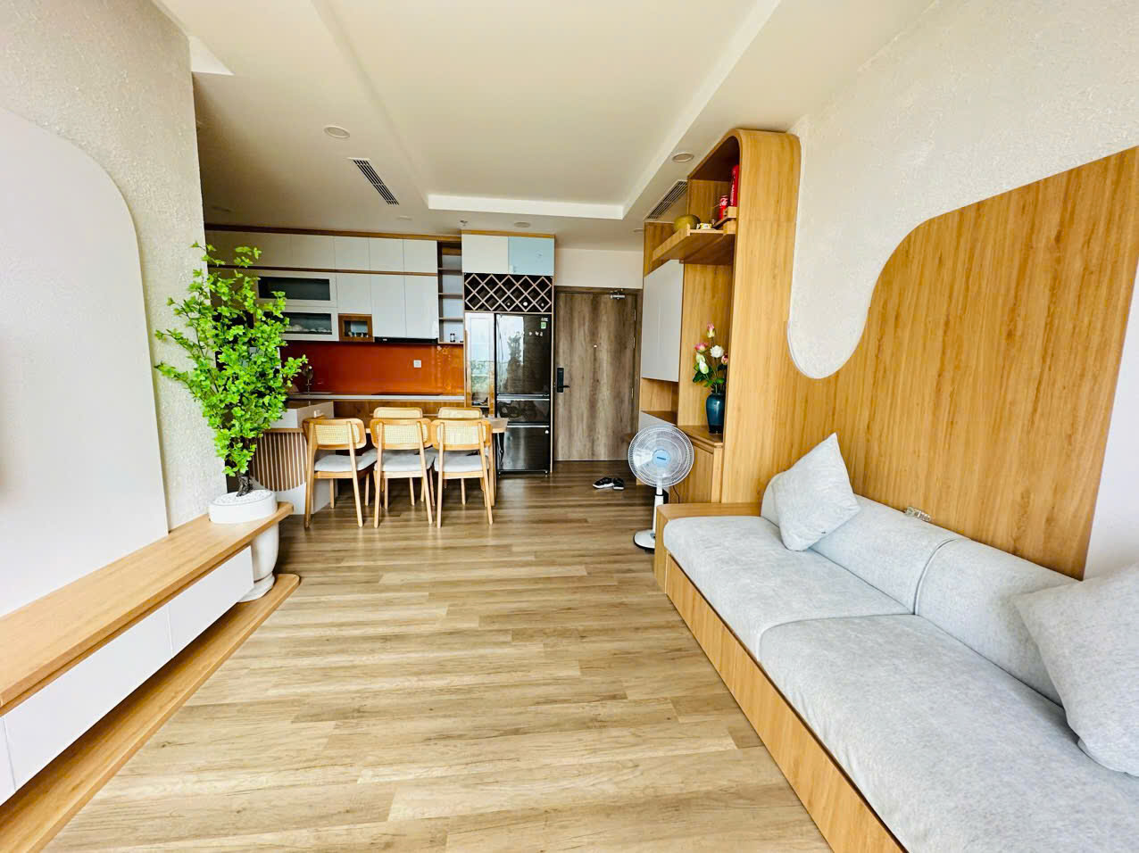 Good price 3 bedrooms apartment in Sol2 nice furniture