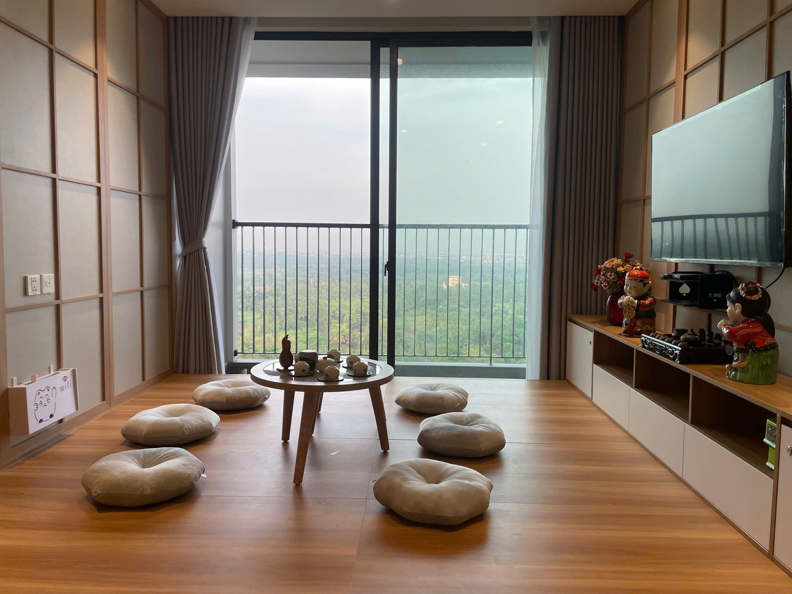 Japanese style apartment for rent in Landmark with lake view
