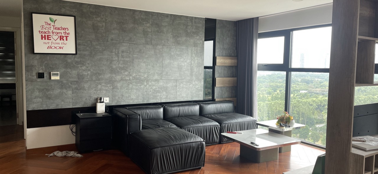 Large apartment with 3 bedrooms in Park 2 Ecopark