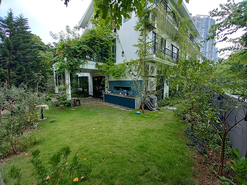 Large villa in Ecopark with 500sqm