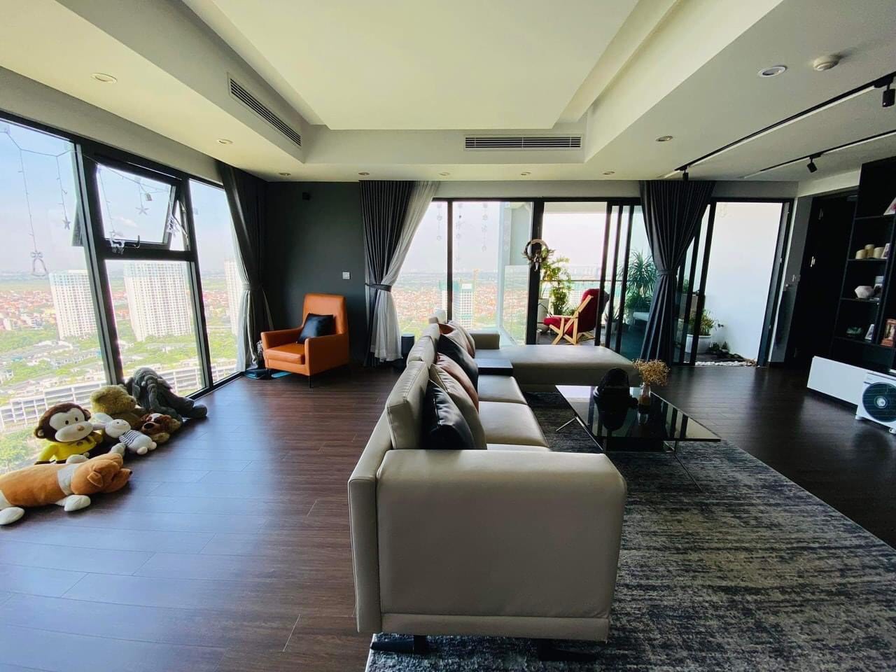 Luxury 3 bedrooms apartment in Lake building , 158sqm