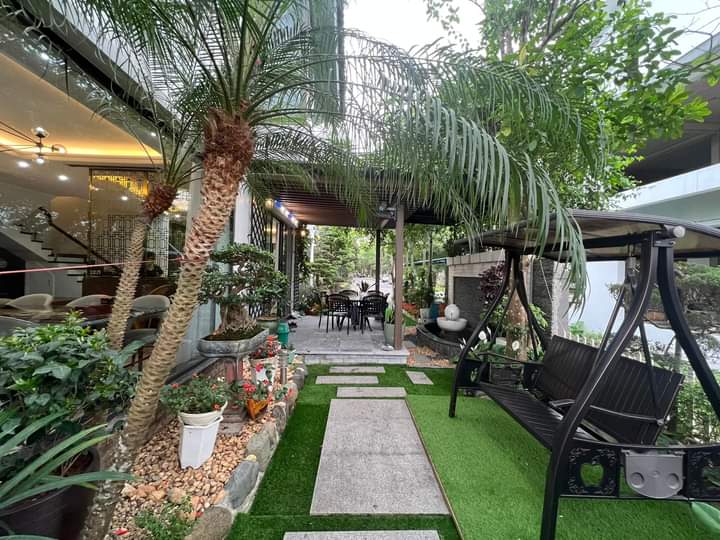 Modern 4 bedrooms villa in Mimosa valley