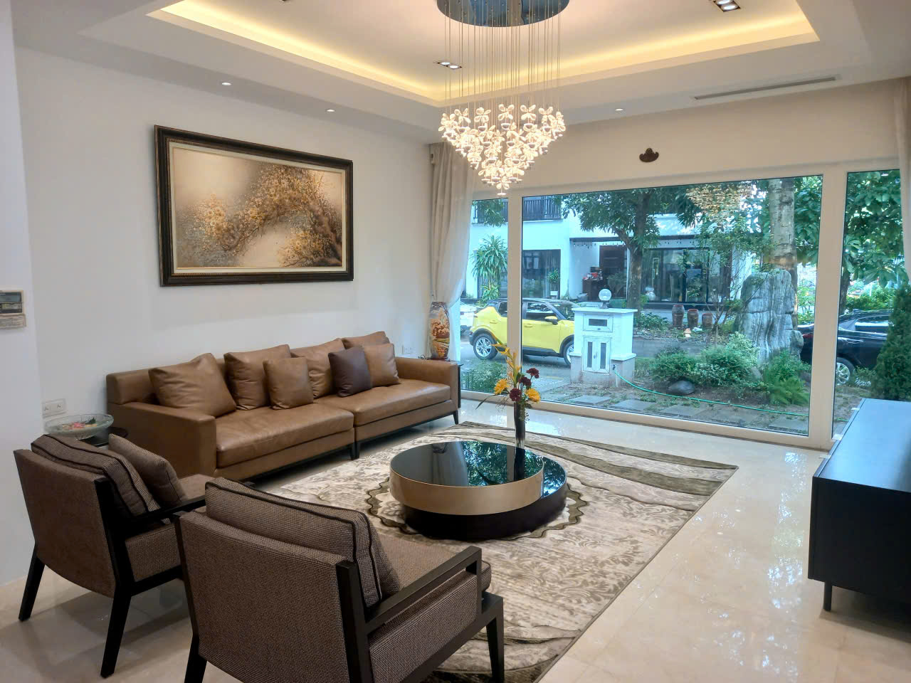 Newly renovated 3 bedrooms villa for rent in Vuon Tung Ecopark