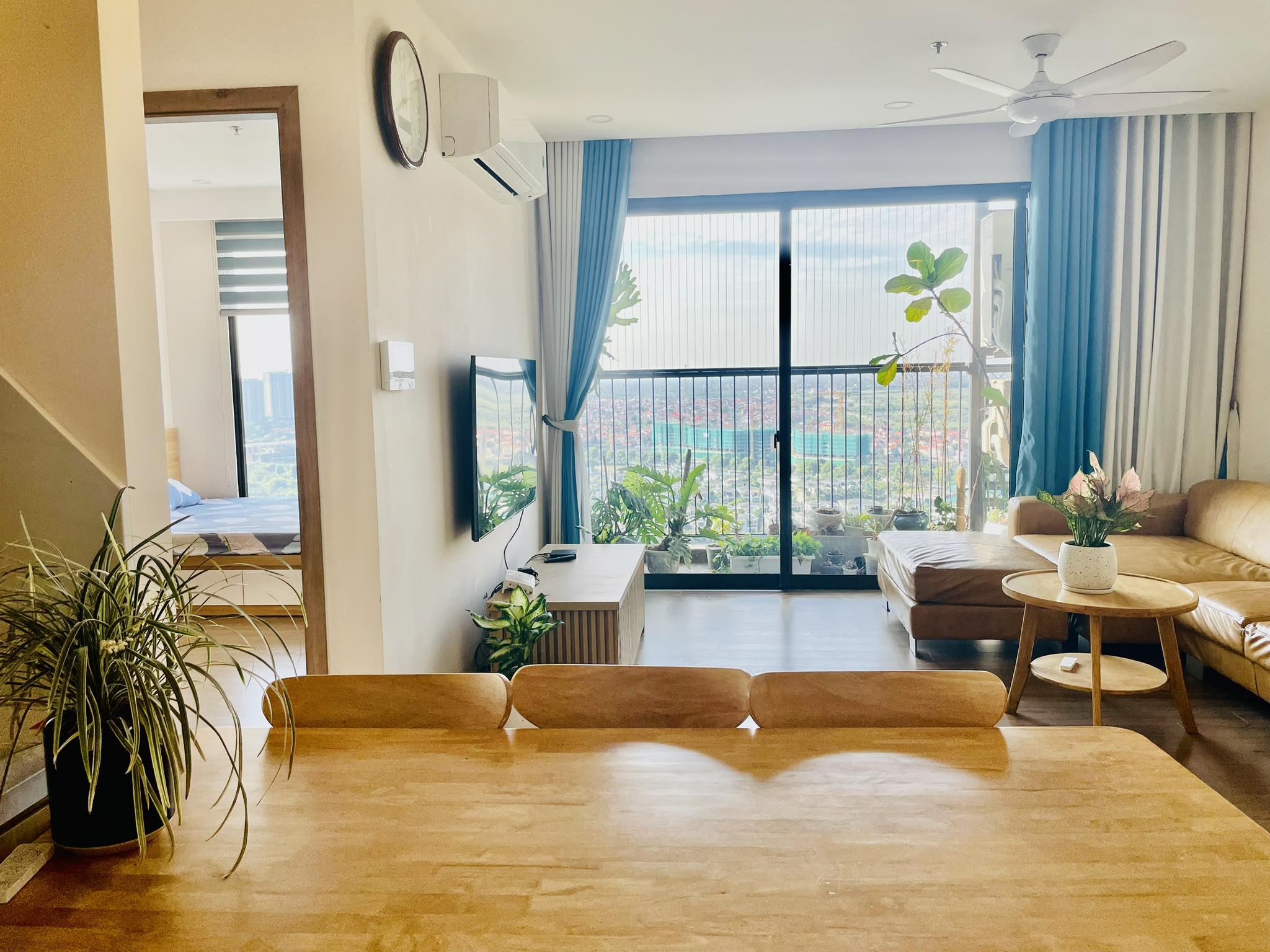 S2 sky oasis 3 bedrooms , quality furnished