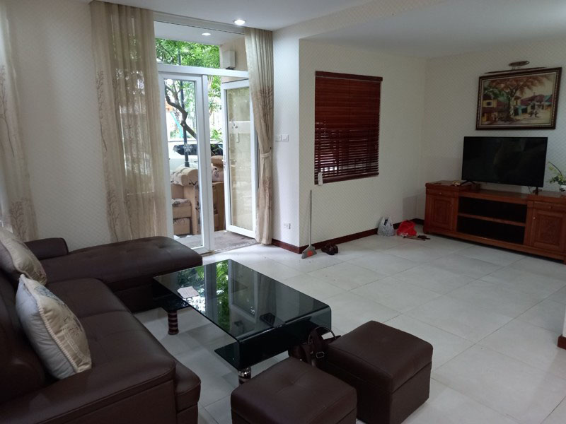 Reason price 3 bedrooms villa in Vuon Tung 2