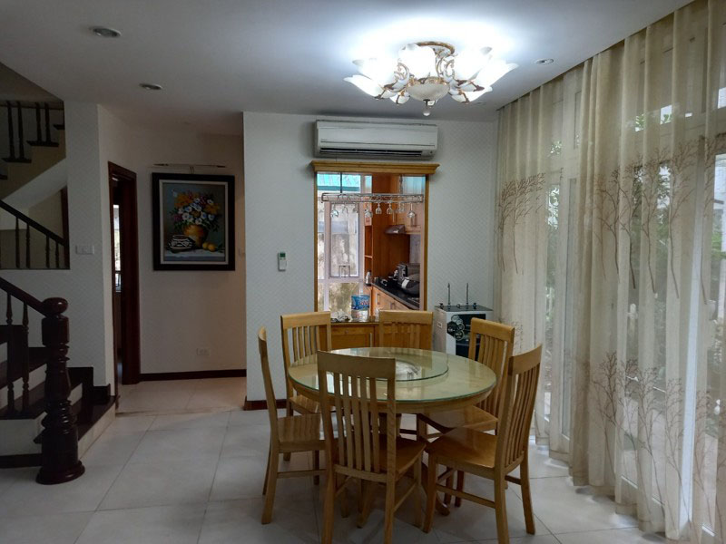 Reason price 3 bedrooms villa in Vuon Tung 5