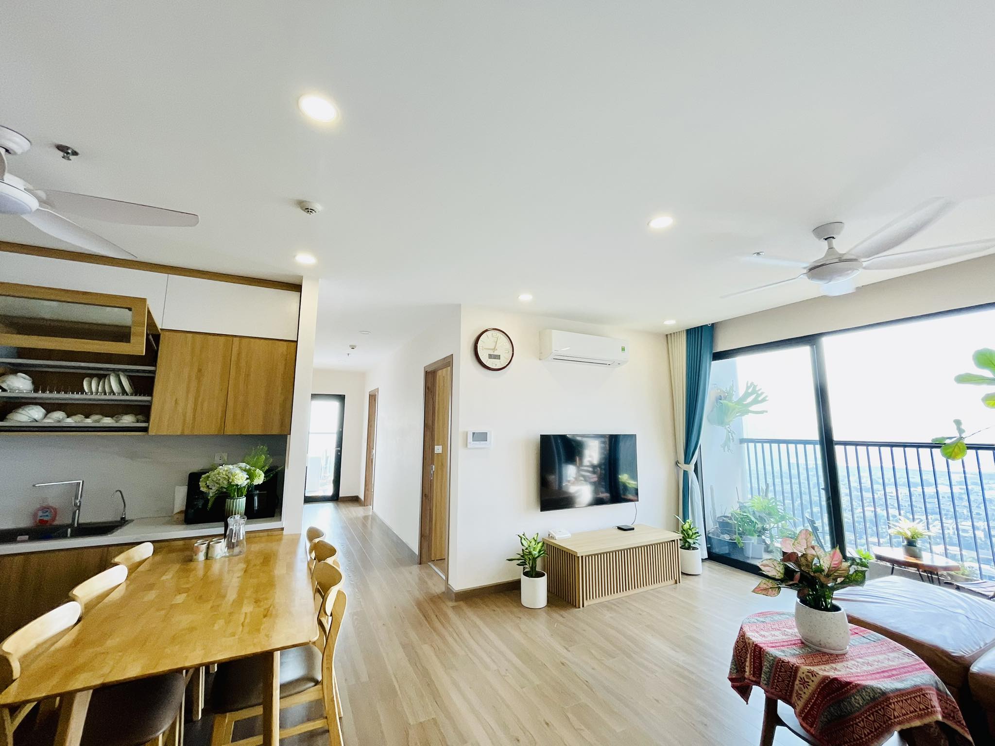 S2 sky oasis 3 bedrooms , quality furnished 2